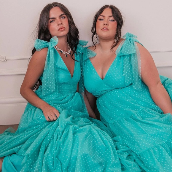 Jeanne Dress in Teal - Picture 4 of 6